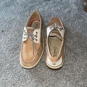 Sperry’s Size 9.5 ! Only worn once.